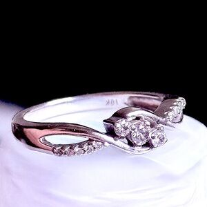 Elegant Kay Jewelers 10k White Gold Diamond Ring